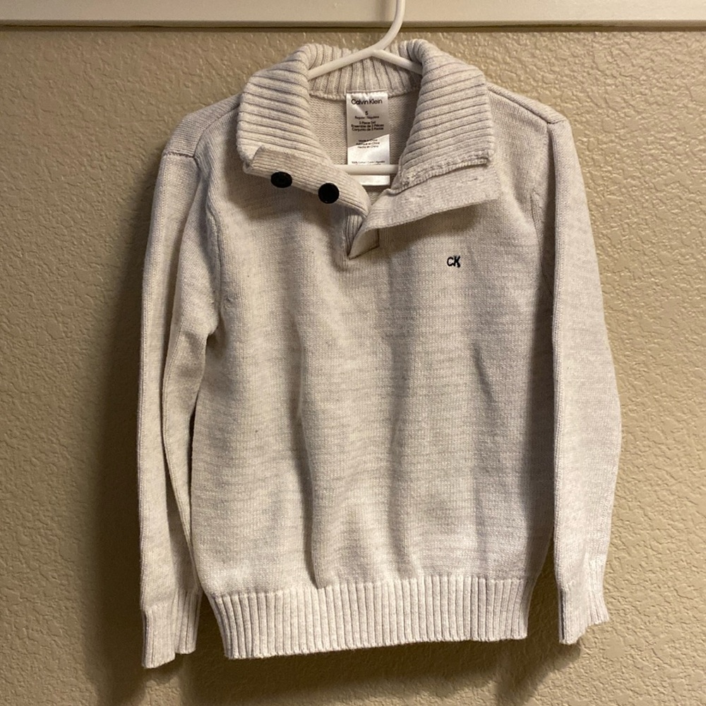 EUC 5T Calvin Klein Light Grey Boys Sweater